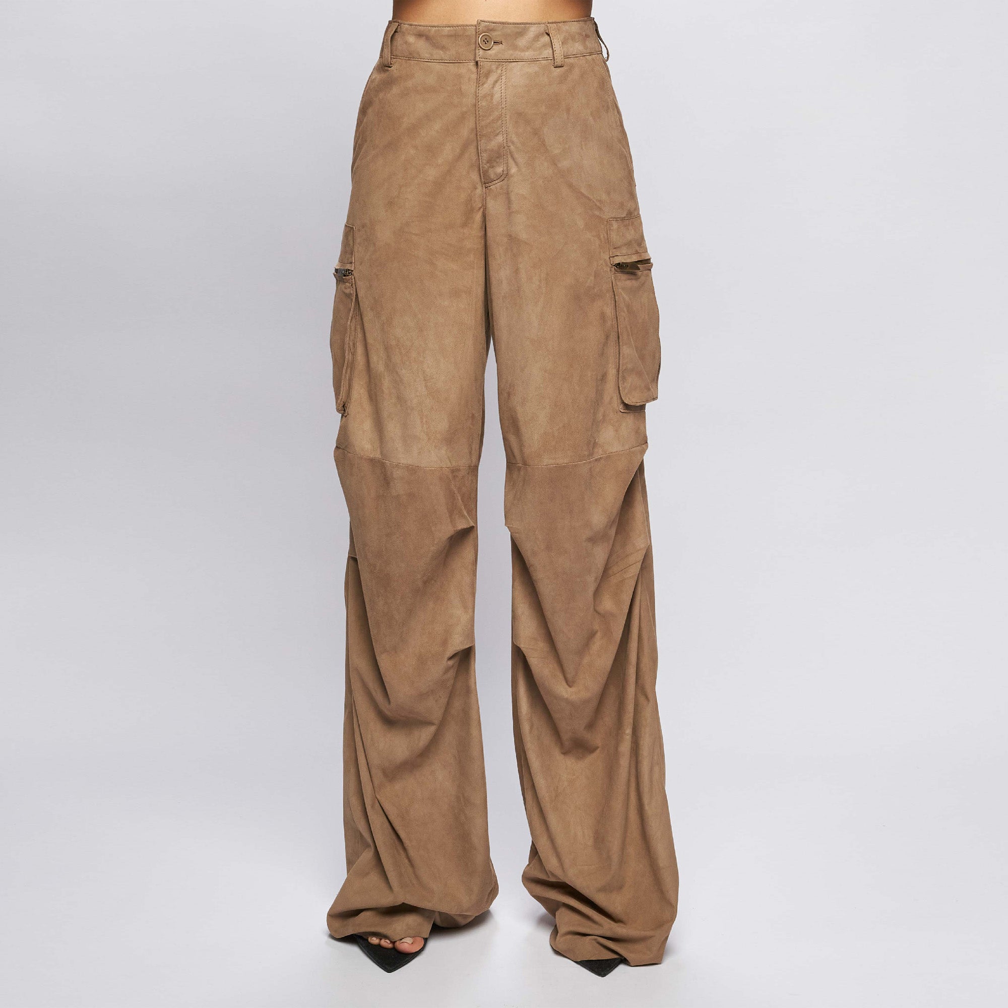 PANTALONI CARGO IN PELLE SCAMOSCIATA – SAND