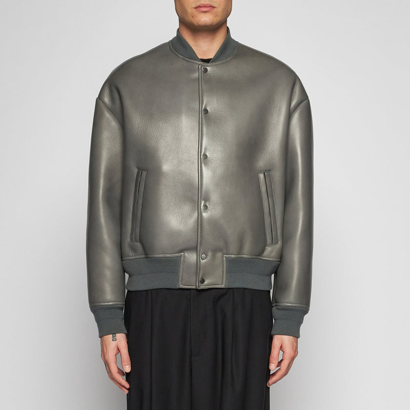 OVERSIZED-BOMBERJACKE AUS NAPPA-PLONGÈ – GRAU