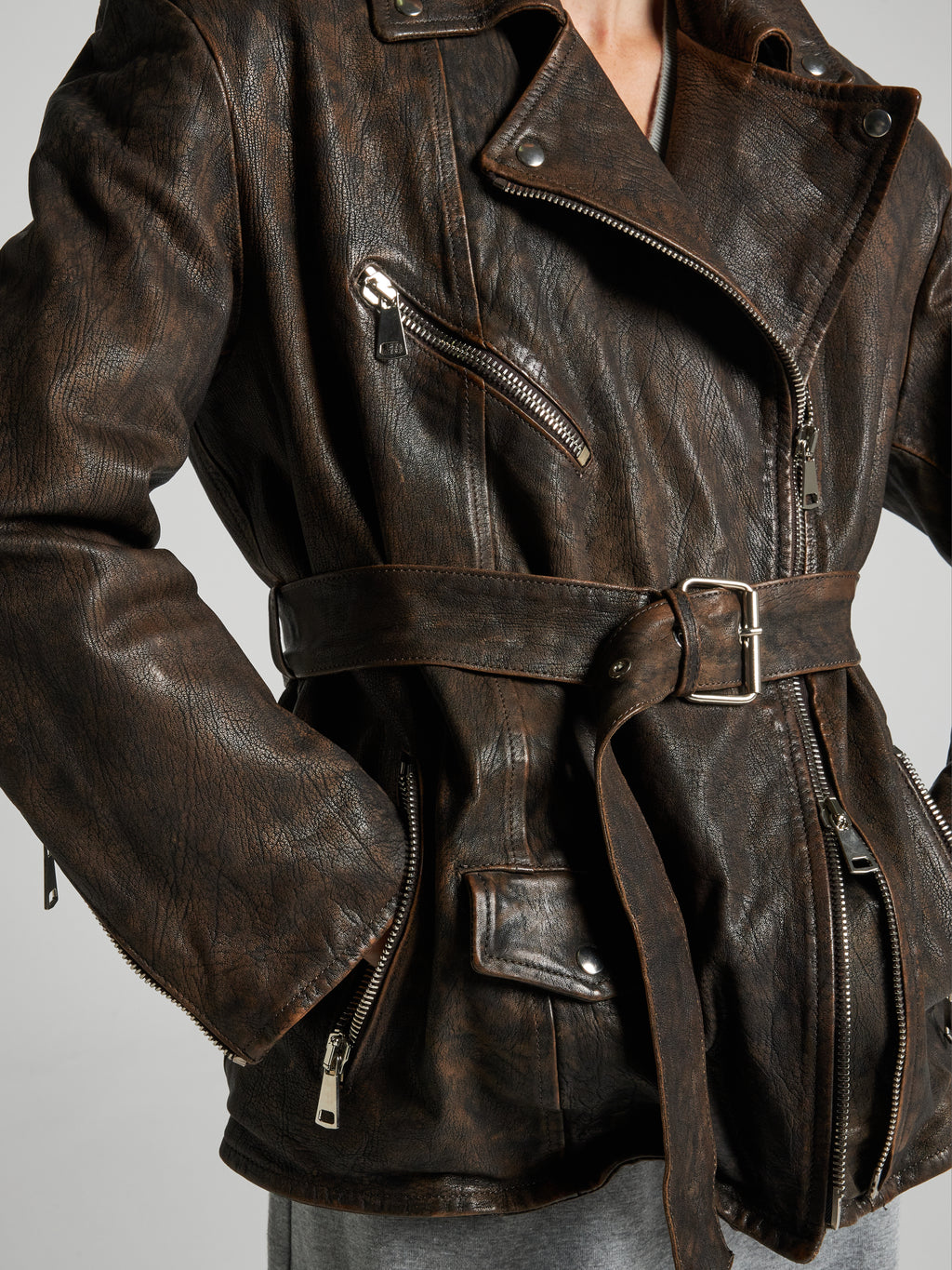 GIACCA BIKER IN PELLE EFFETTO CORTECCIA- BROWN