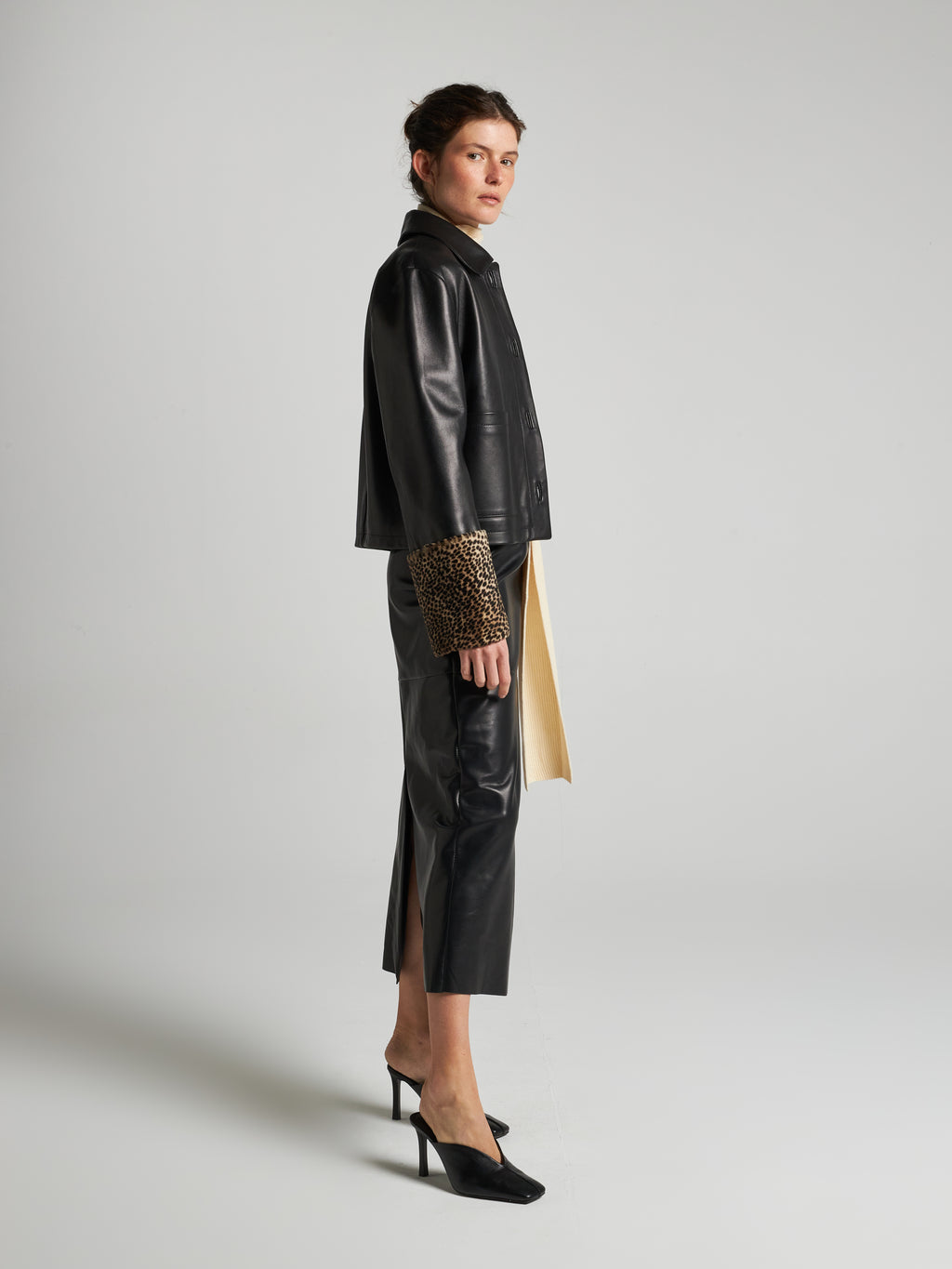 GIACCA IN PELLE CON POLSINI ANIMALIER - BLACK