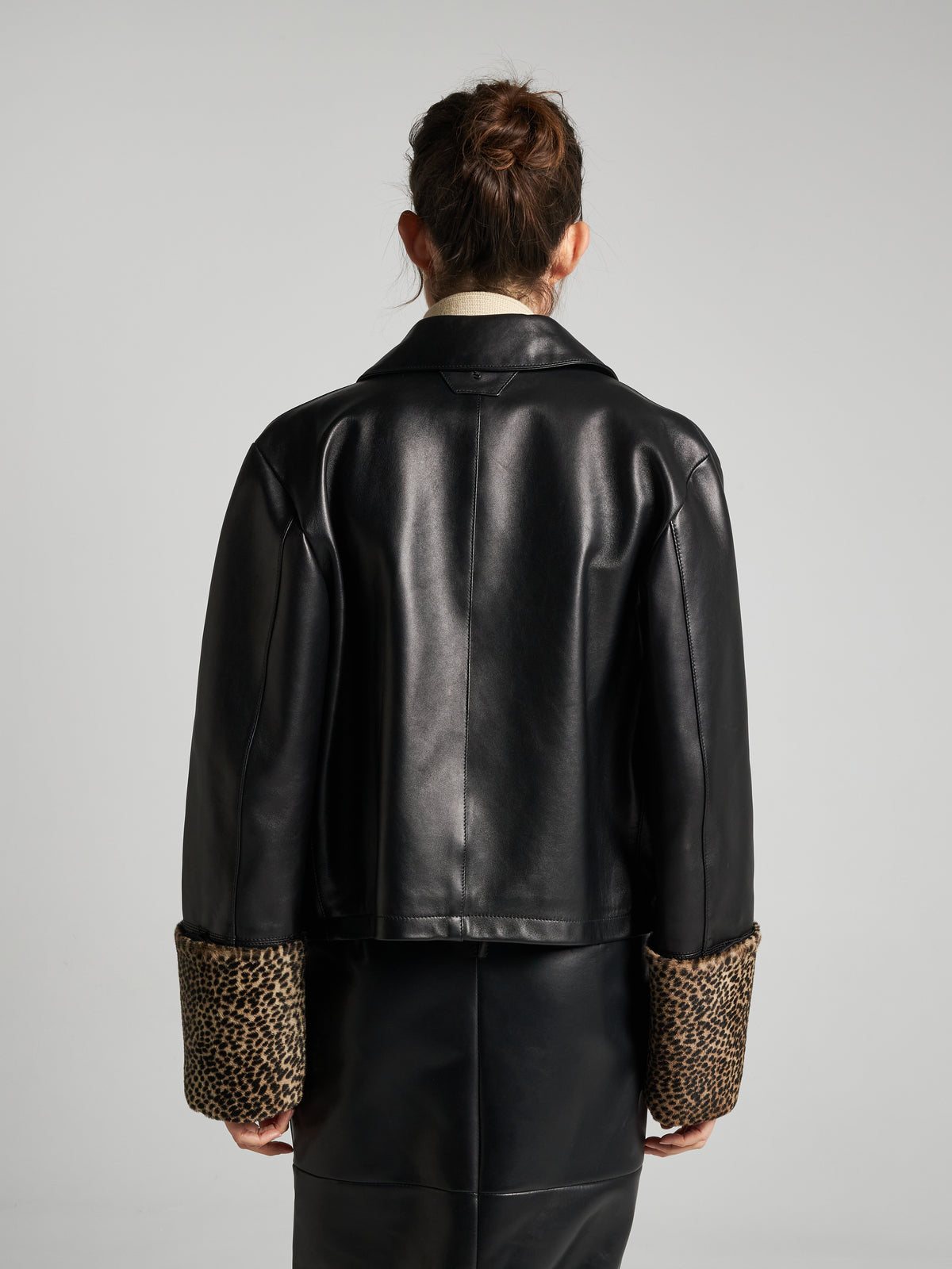 GIACCA IN PELLE CON POLSINI ANIMALIER - BLACK