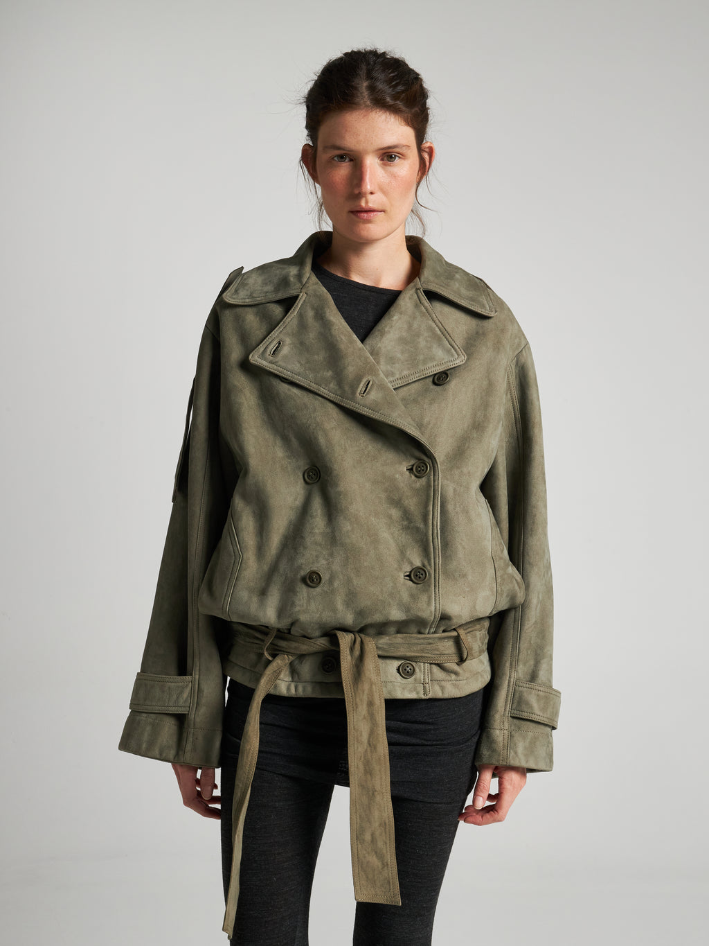 ZWEIREIHIGE JACKE AUS WILDLEDER MIT GÜRTEL – ARMY