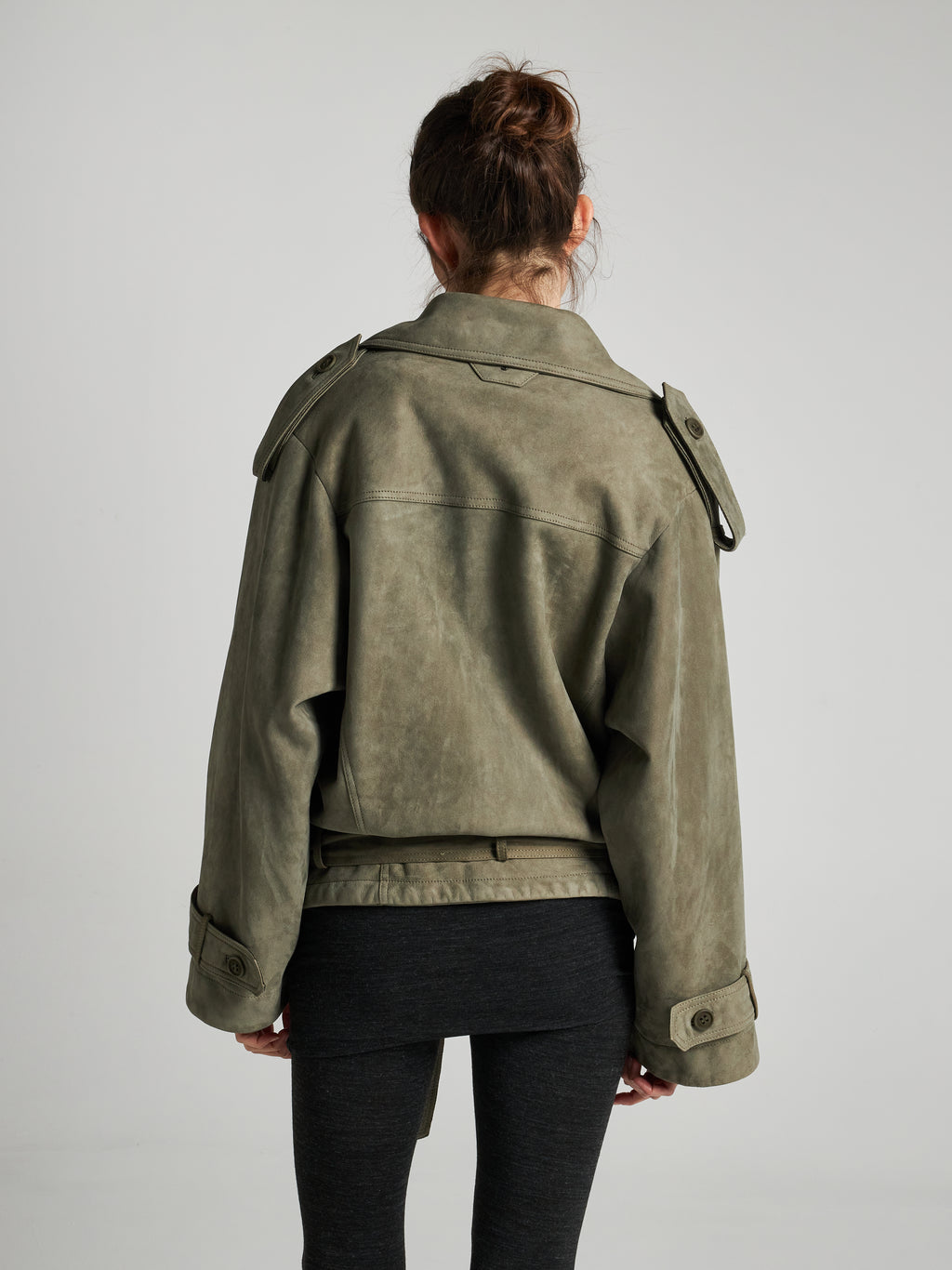 ZWEIREIHIGE JACKE AUS WILDLEDER MIT GÜRTEL – ARMY