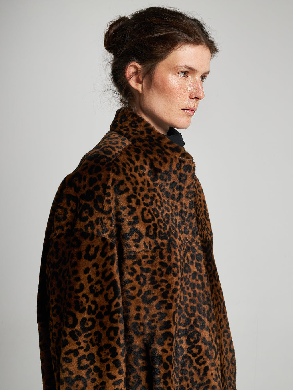GIACCA IN SHEARLING CON STAMPA ANIMALIER - BROWN