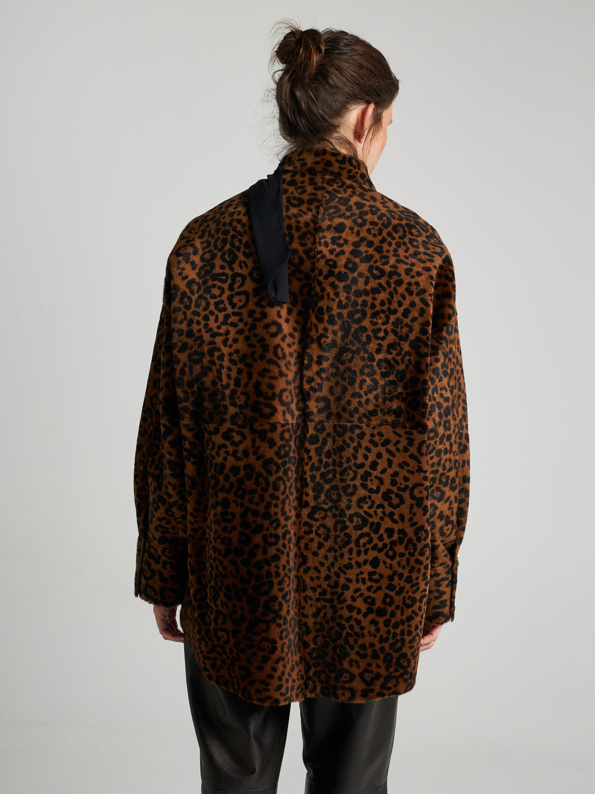 GIACCA IN SHEARLING CON STAMPA ANIMALIER - BROWN