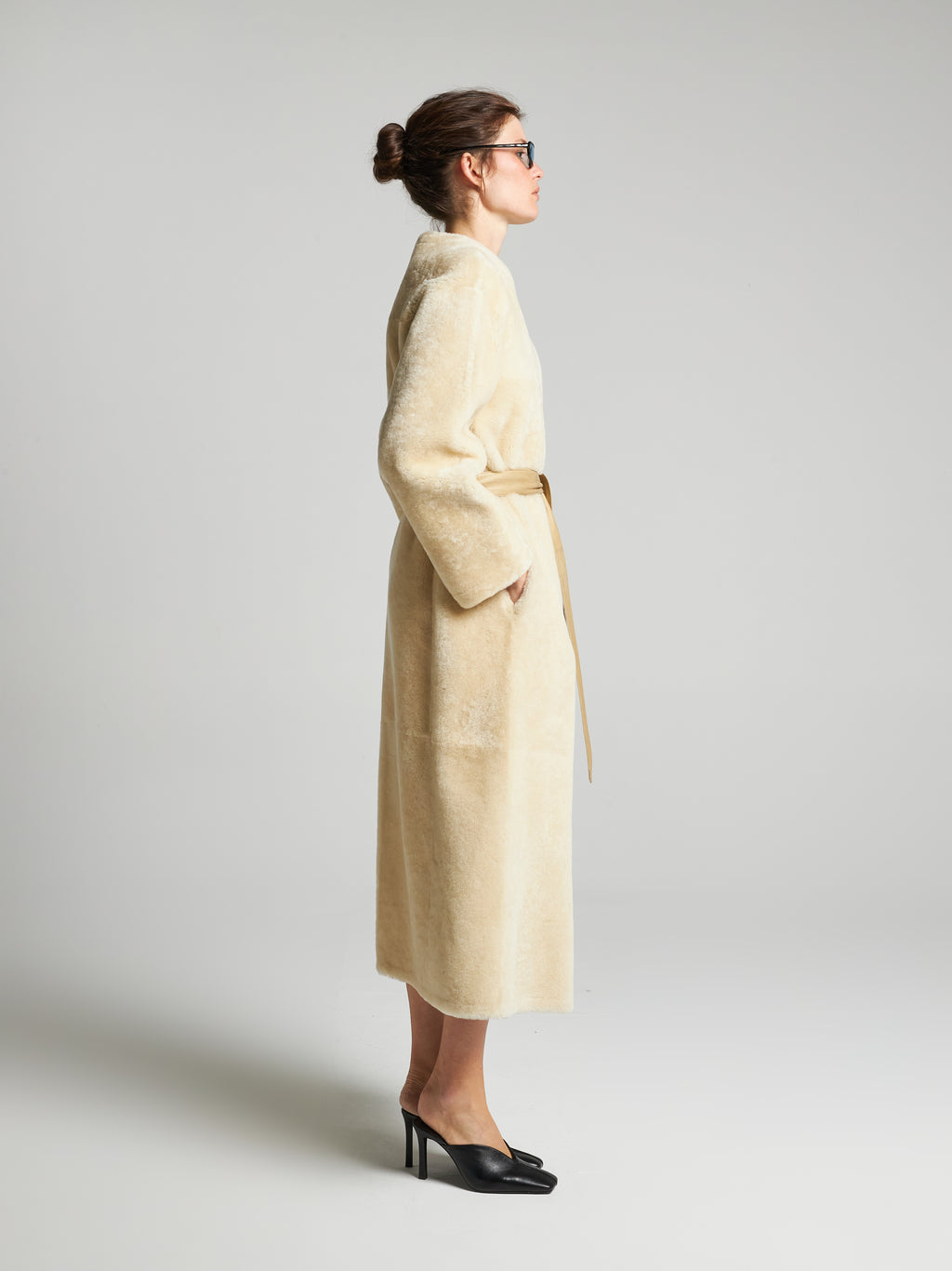 SHEARLING-MANTEL - ELFENBEINFARBEN