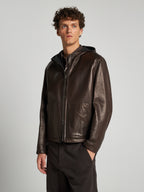 LEDERJACKE MIT KAPUZE - DUNKELBRAUN