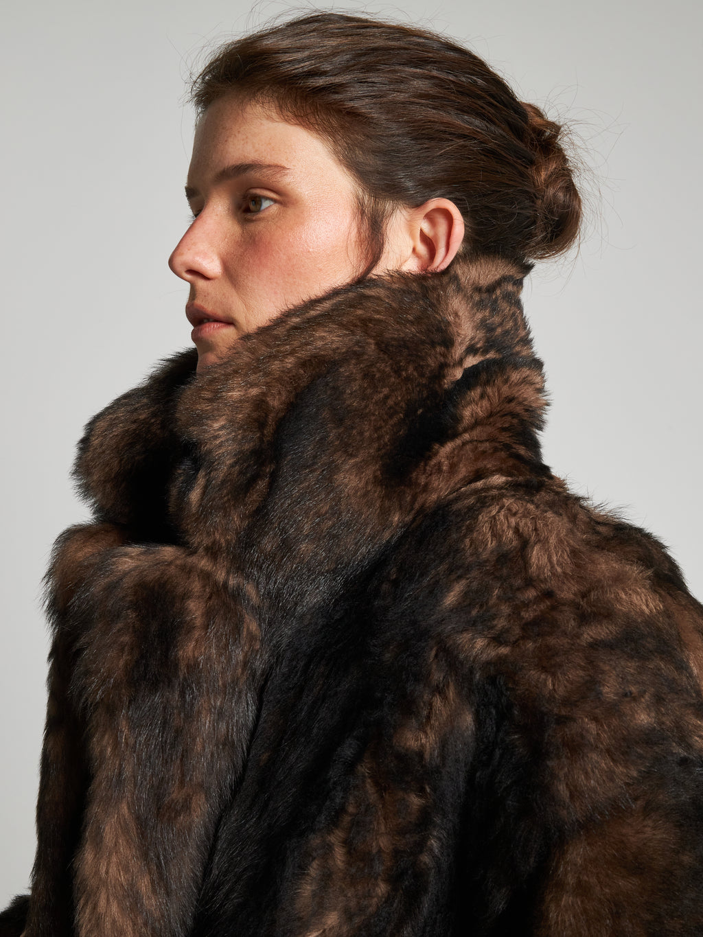 SHEARLING-JACKE IN NERZOPTIK- MAHAGONI