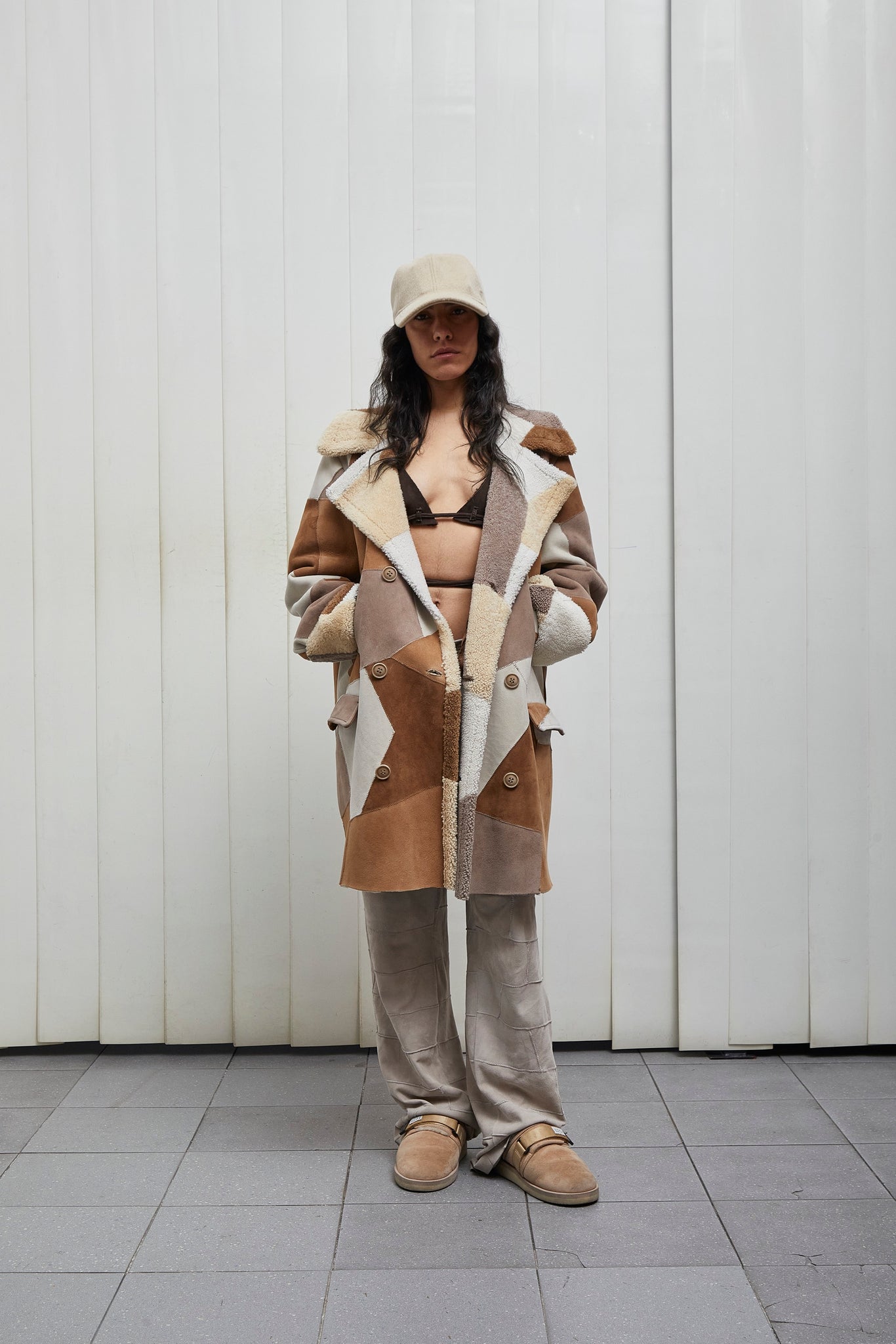 CAPPOTTO IN SHEARLING PATCH - BEIGE